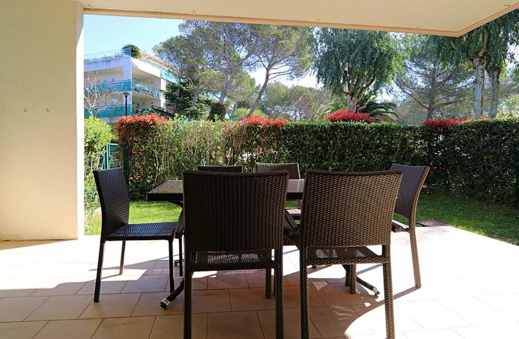 Saint-Raphael, Boulouris, F2 Dans Belle Residence 3 Piscines, Proche Bord De Mer Esterno foto