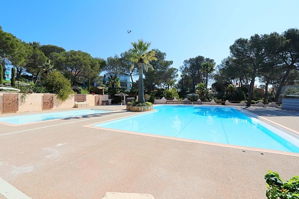 Saint-Raphael, Boulouris, F2 Dans Belle Residence 3 Piscines, Proche Bord De Mer Esterno foto
